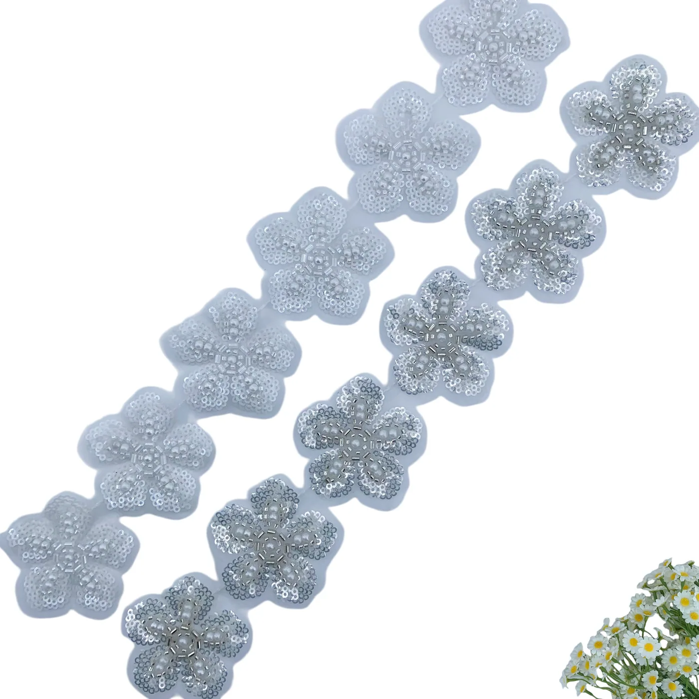 Clover-flower beaded trim · MET-1005 — product view