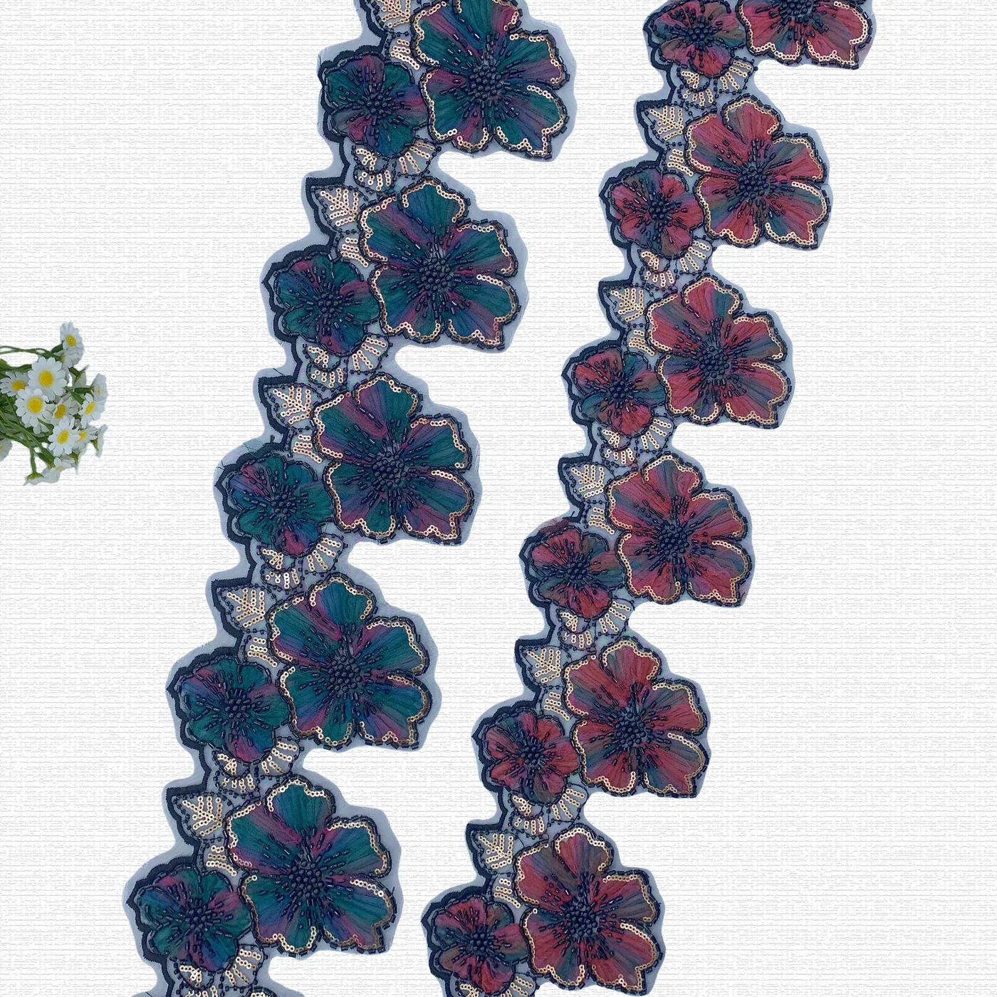 Five-petal floral embroidered trim · MET-1017 — product view