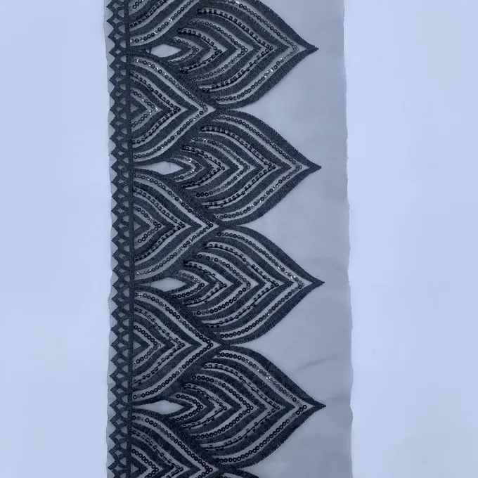 Black pointed geometric beaded trim · MET-2002 — product view