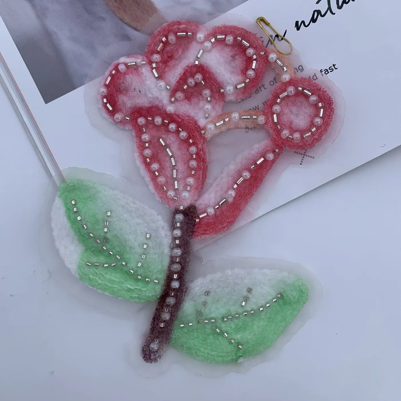 Rosebud beaded appliqué · MET-4002 — product view