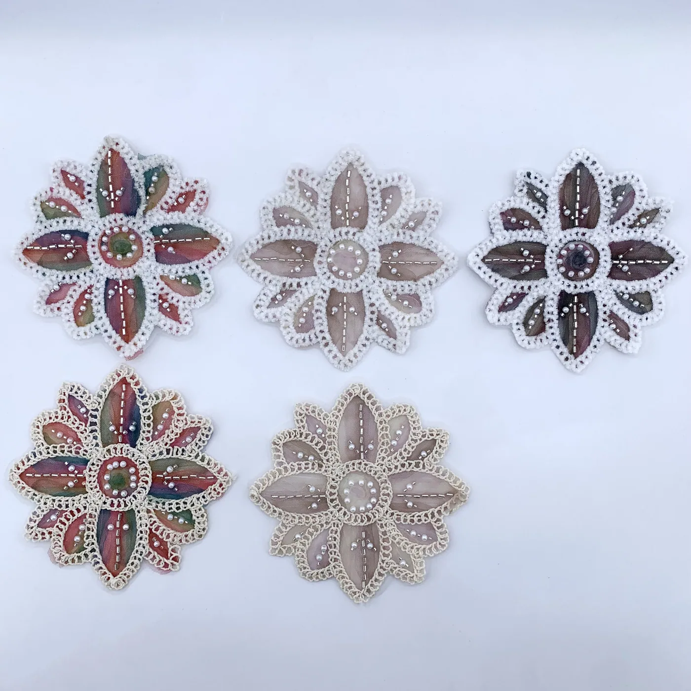 六瓣花珠绣贴花 · MET-4019——产品展示