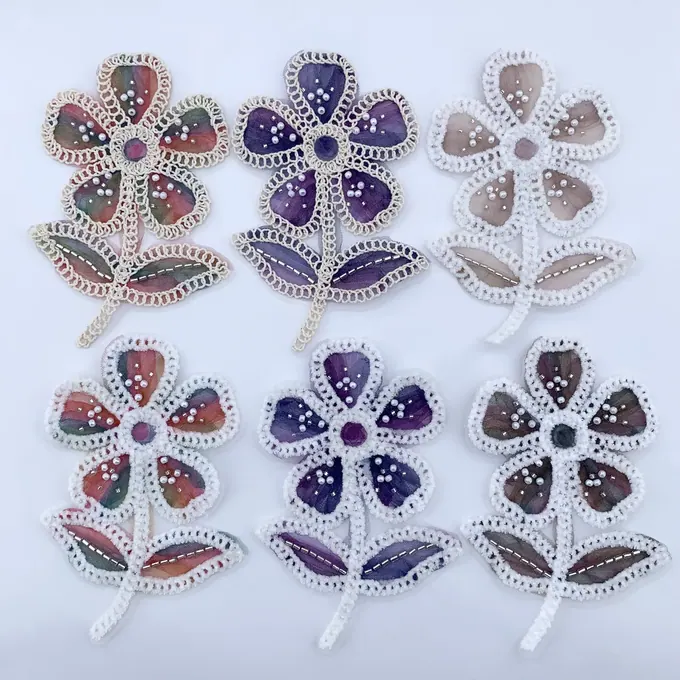 Six-petal flower and leaf appliqué · MET-4025 — product view