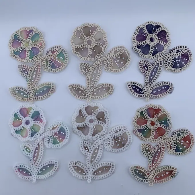 Rounded-petal flower appliqué · MET-4027 — product view