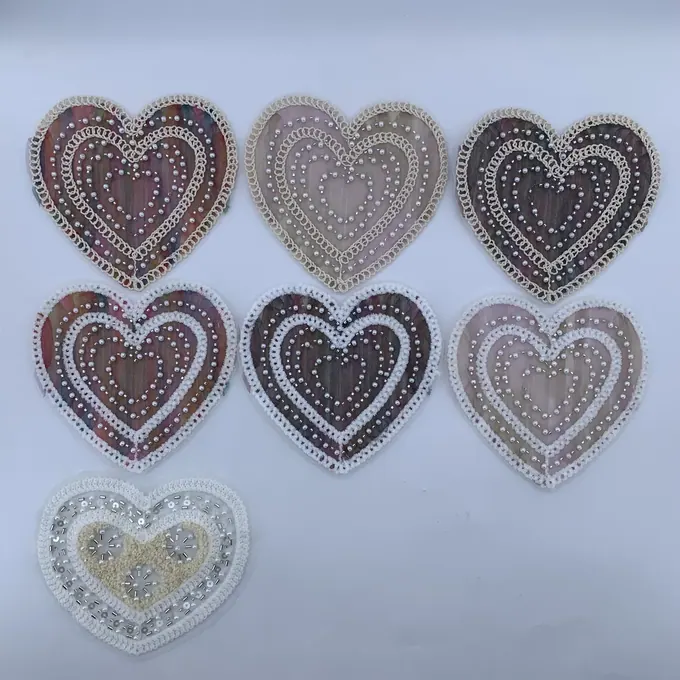 Beaded heart appliqué · MET-4031 — product view