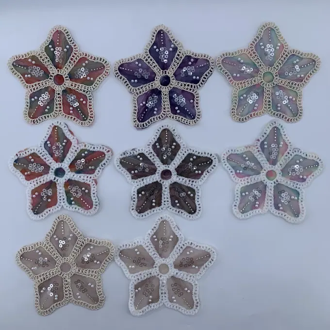Pointed-petal floral appliqué · MET-4035 — product view
