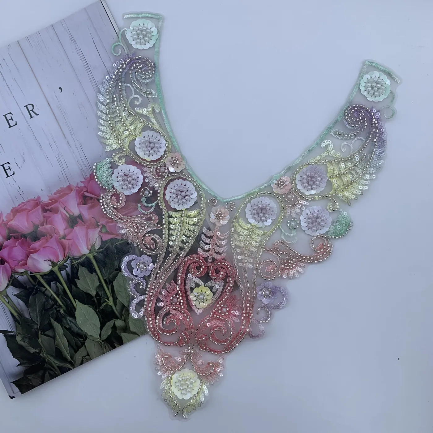 Looped floral neckline · MET-4039 — product view