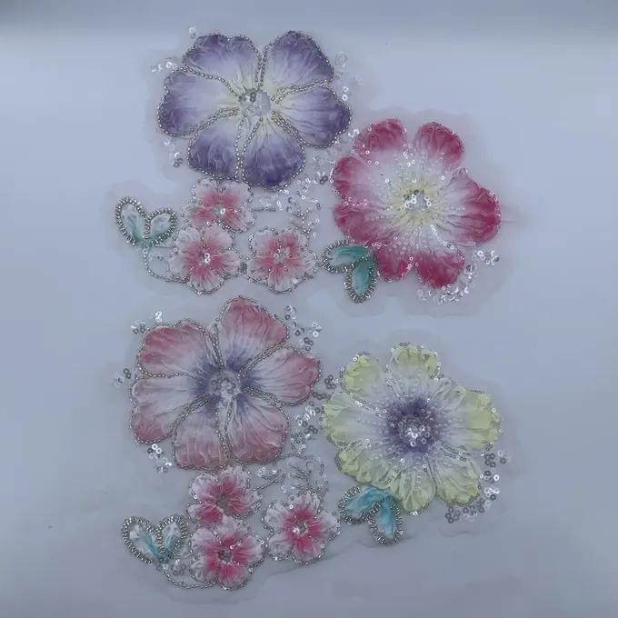 Dimensional daisy appliqués · MET-4040 — product view