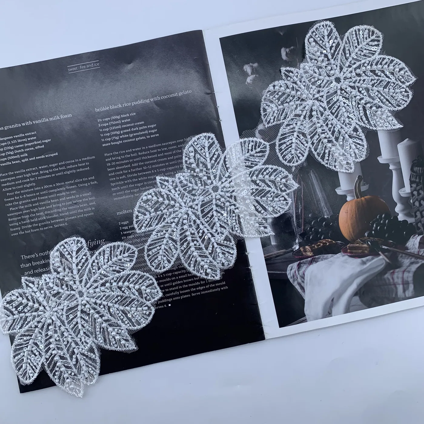 Triple maple-leaf appliqué · MET-4054 — product view