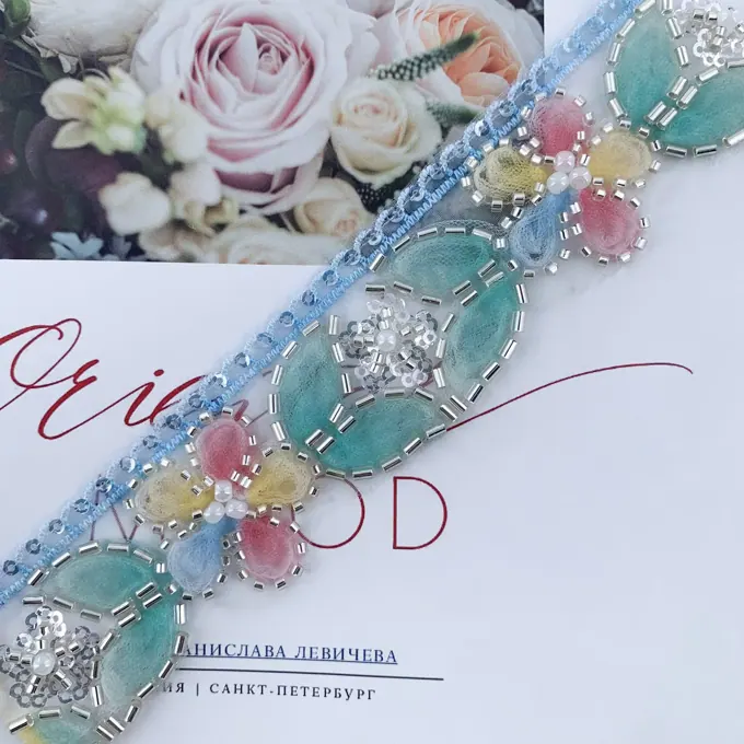 Multicolour oval beaded trim · MET-4057 — product view