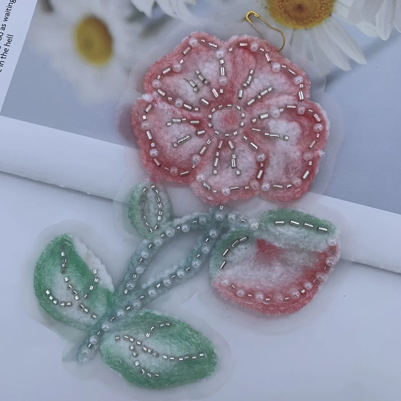 Rose and leaf beaded appliqué · MET-4058 — product view