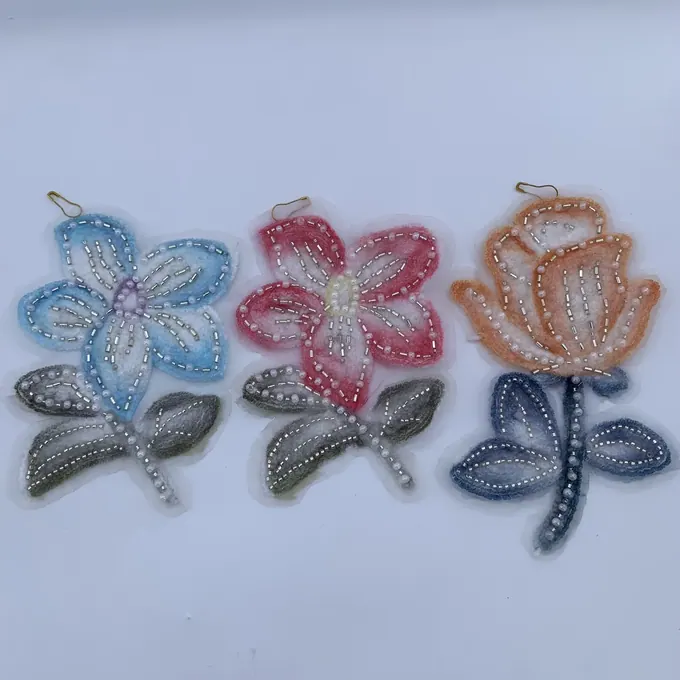 Rose-stem beaded appliqué · MET-4061 — product view