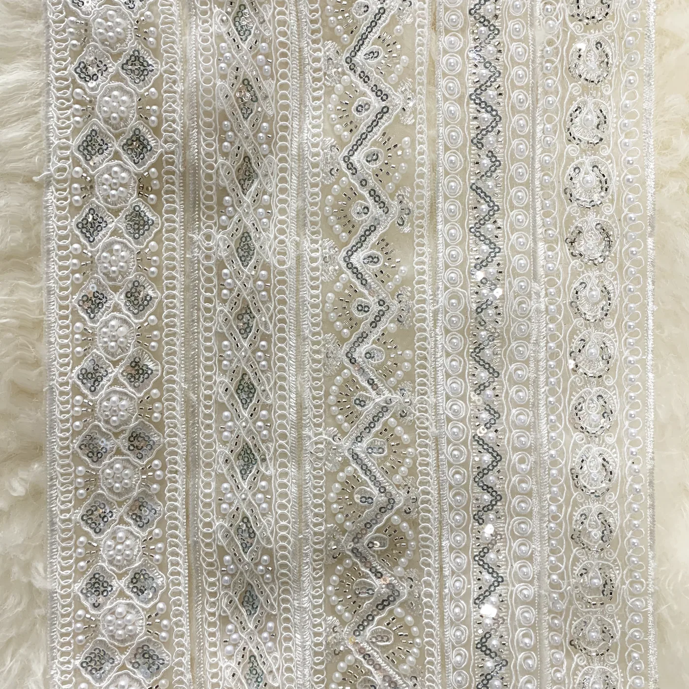 White beaded trim collection · MET-6008 — product view