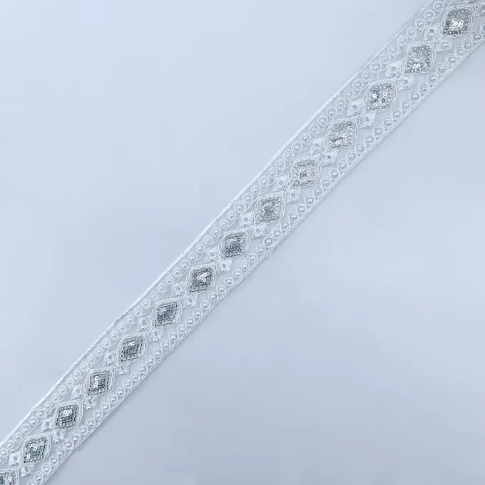 White beaded trim · MET-6018 — product view