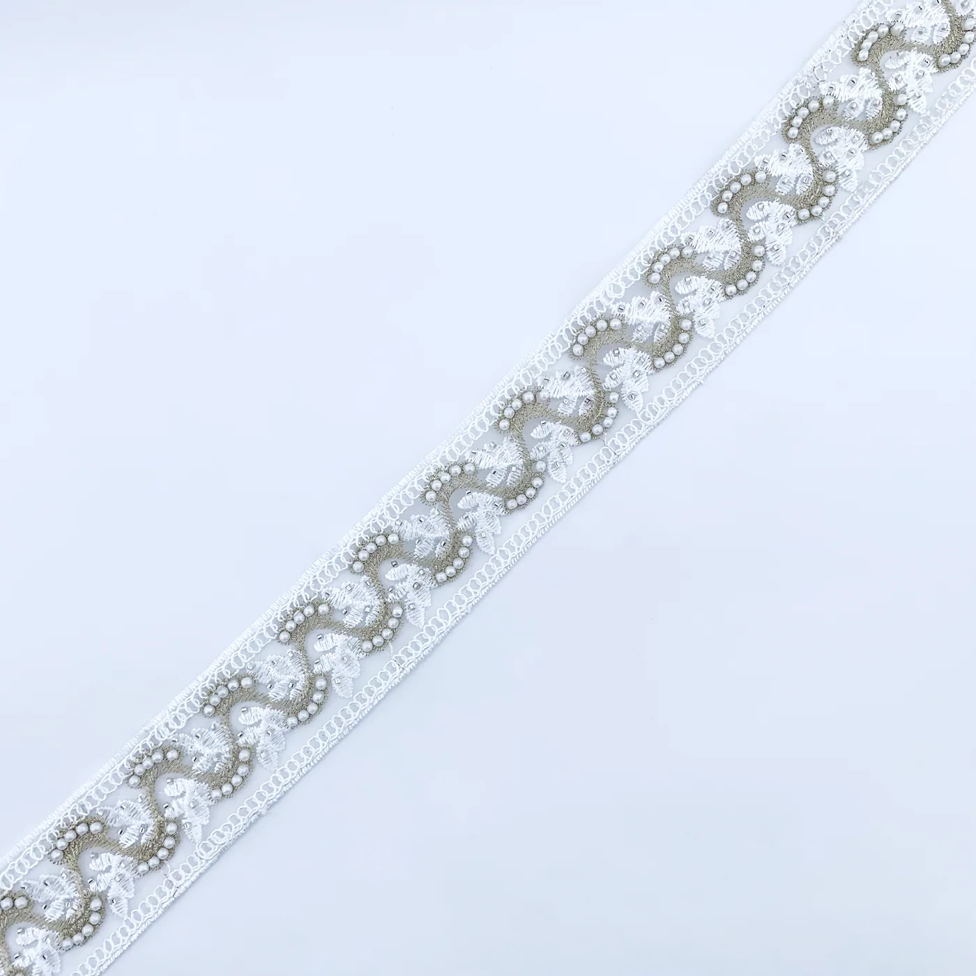 White and gold beaded trim · MET-6022 — product view