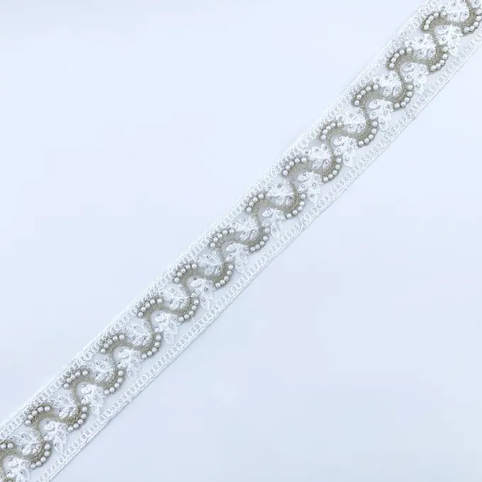 White and gold beaded trim · MET-6022 — product view