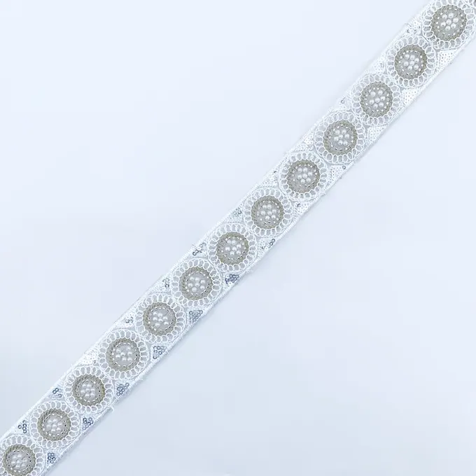 White and gold beaded trim · MET-6023 — product view