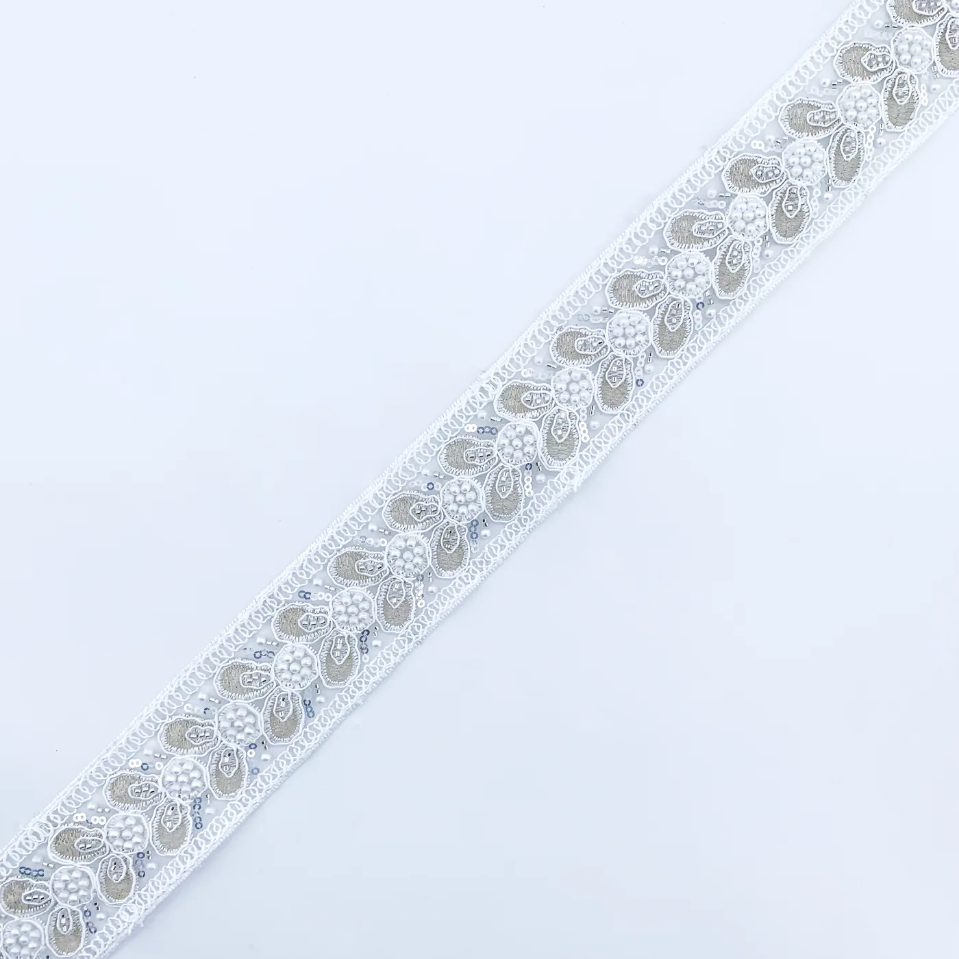 White and gold beaded trim · MET-6024 — product view