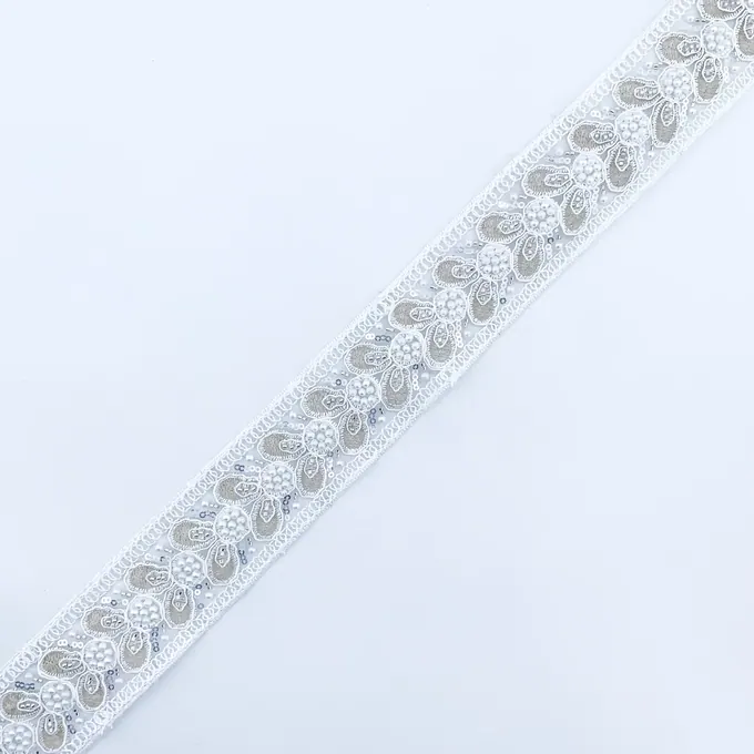 White and gold beaded trim · MET-6024 — product view
