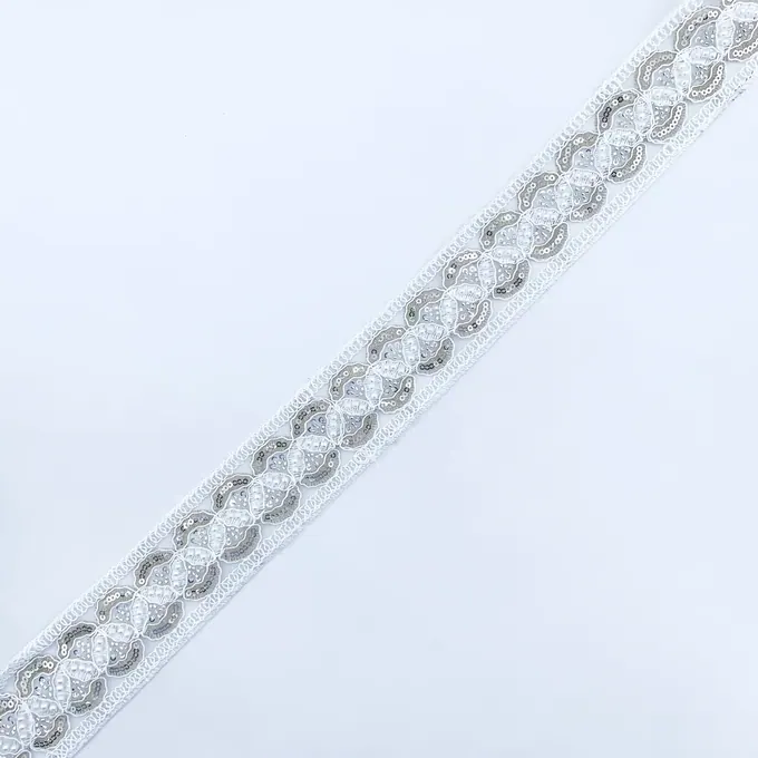 White and gold beaded trim · MET-6025 — product view