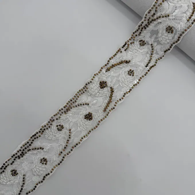 White and gold wave trim · MET-7001 — product view