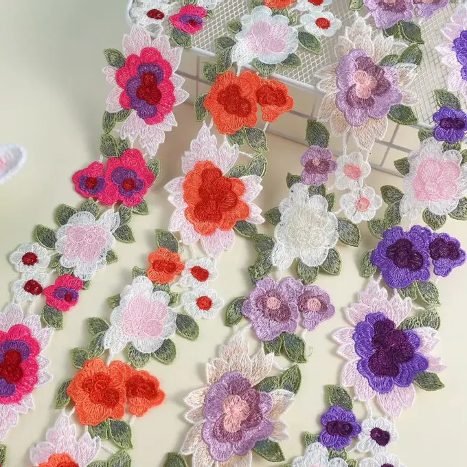 Floral embroidered trim · MET-8055 — product view