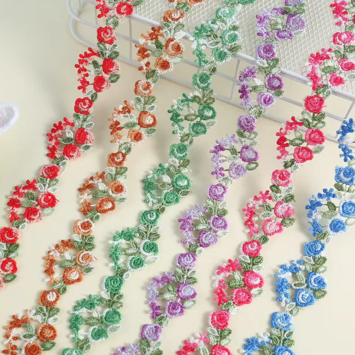 Floral embroidered trim · MET-8059 — product view