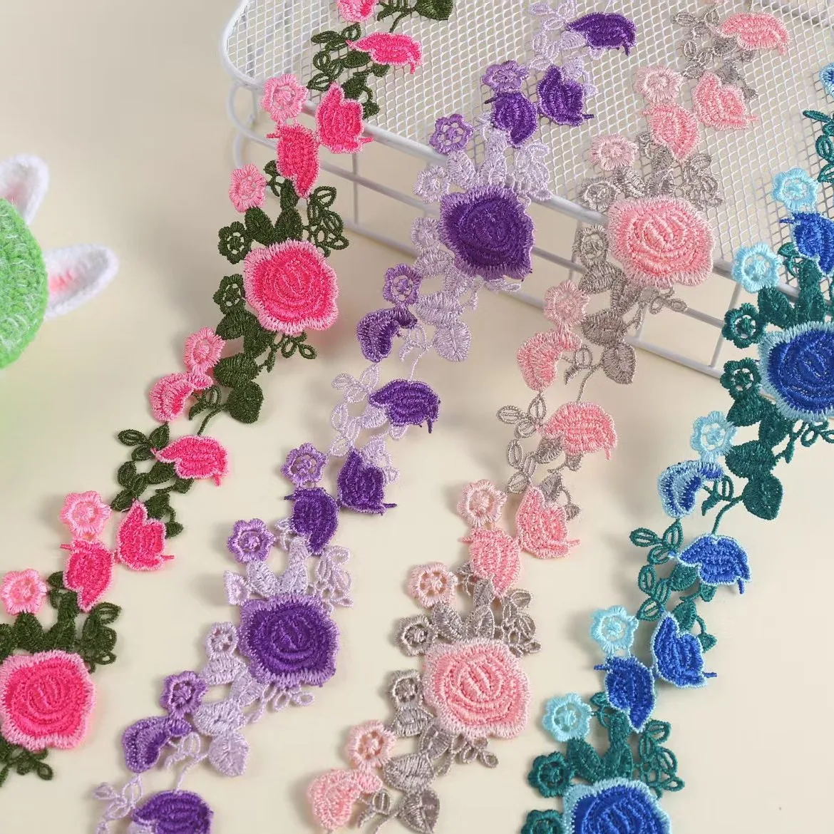Floral embroidered trim · MET-8060 — product view