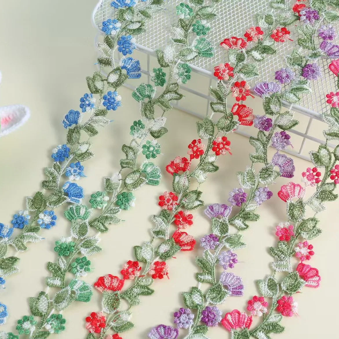 Floral embroidered trim · MET-8070 — product view