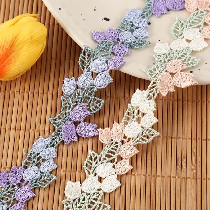 Floral embroidered trim · MET-8095 — product view